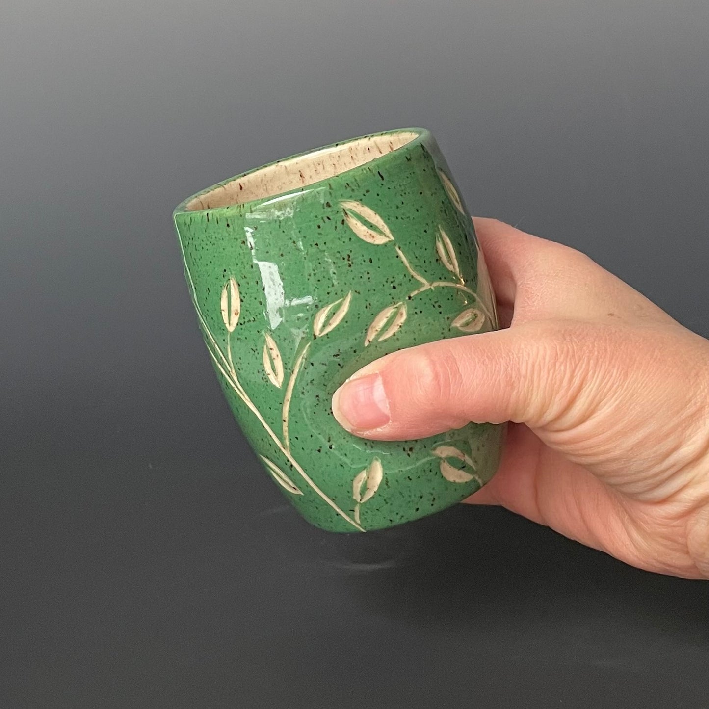 Green Leaf Carved Thumb Tumbler