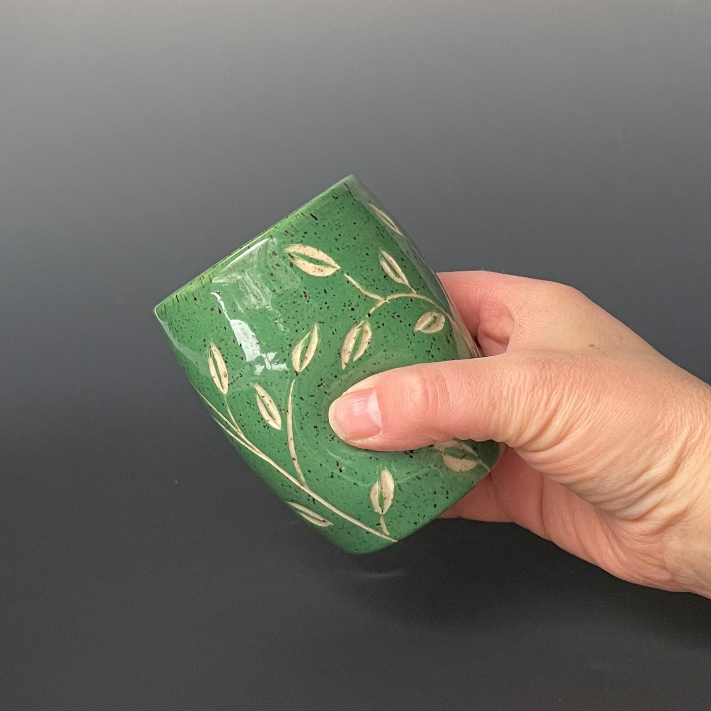 Green Leaf Carved Thumb Tumbler