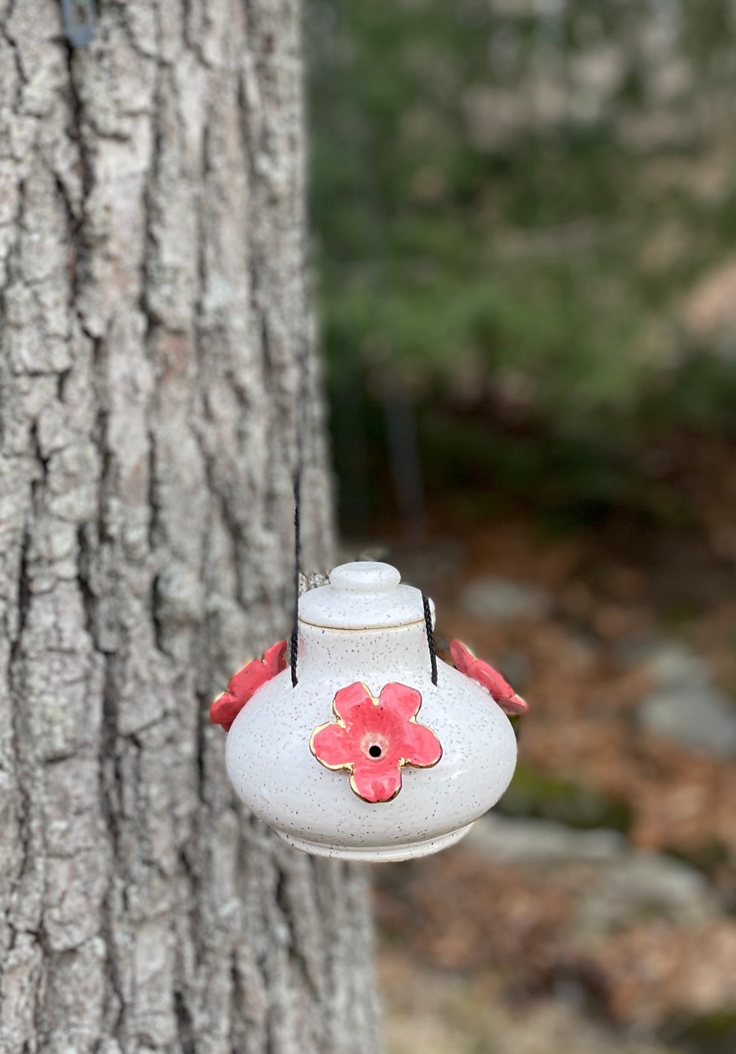Hummingbird Feeder:  White with 3 flowers and Gold Accents